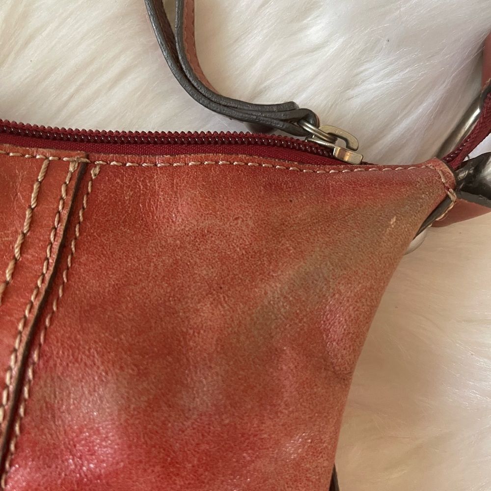 Fossil leather distressed red Medium bucket style shoulder bag stitching accent - Picture 12 of 14
